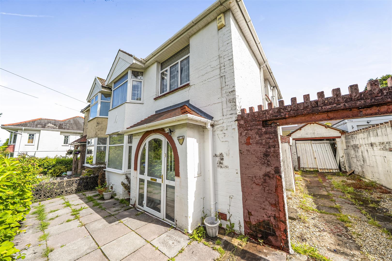 Middle Road, Ravenhill, Swansea, SA5 5DH